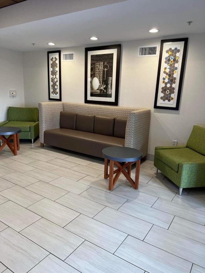 Holiday Inn Express & Suites Ozona By Ihg Eksteriør billede
